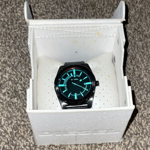 Diesel DZ-1632 Red Crystal Dial Black genuine leather strap in box